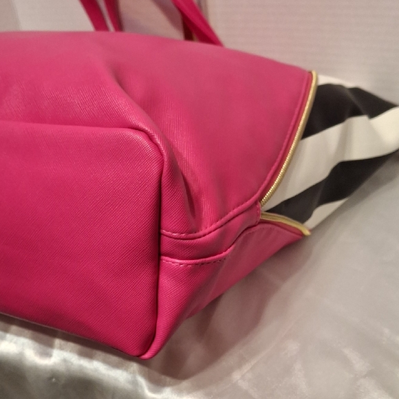 Juicy Couture Vibrant Pink Clutch/Crossbody & Tote Set Black and White Stripes - Picture 11 of 14